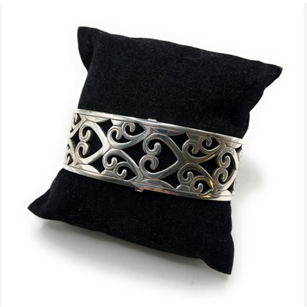 Brighton Christo Madrid cuff bracelet silver-heart reversible leather insert